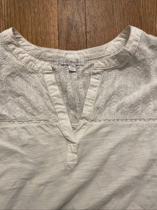 Design History Tops - Design History 2X White Short Sleeve Embroidered Yoke Shirt
